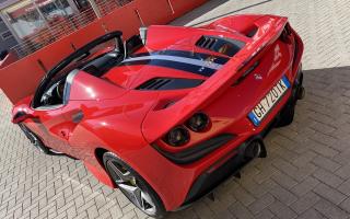 test drive Ferrari F8 Tributo Spider