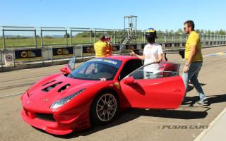 test drive Maranello tour 3 vueltas de carrera solo